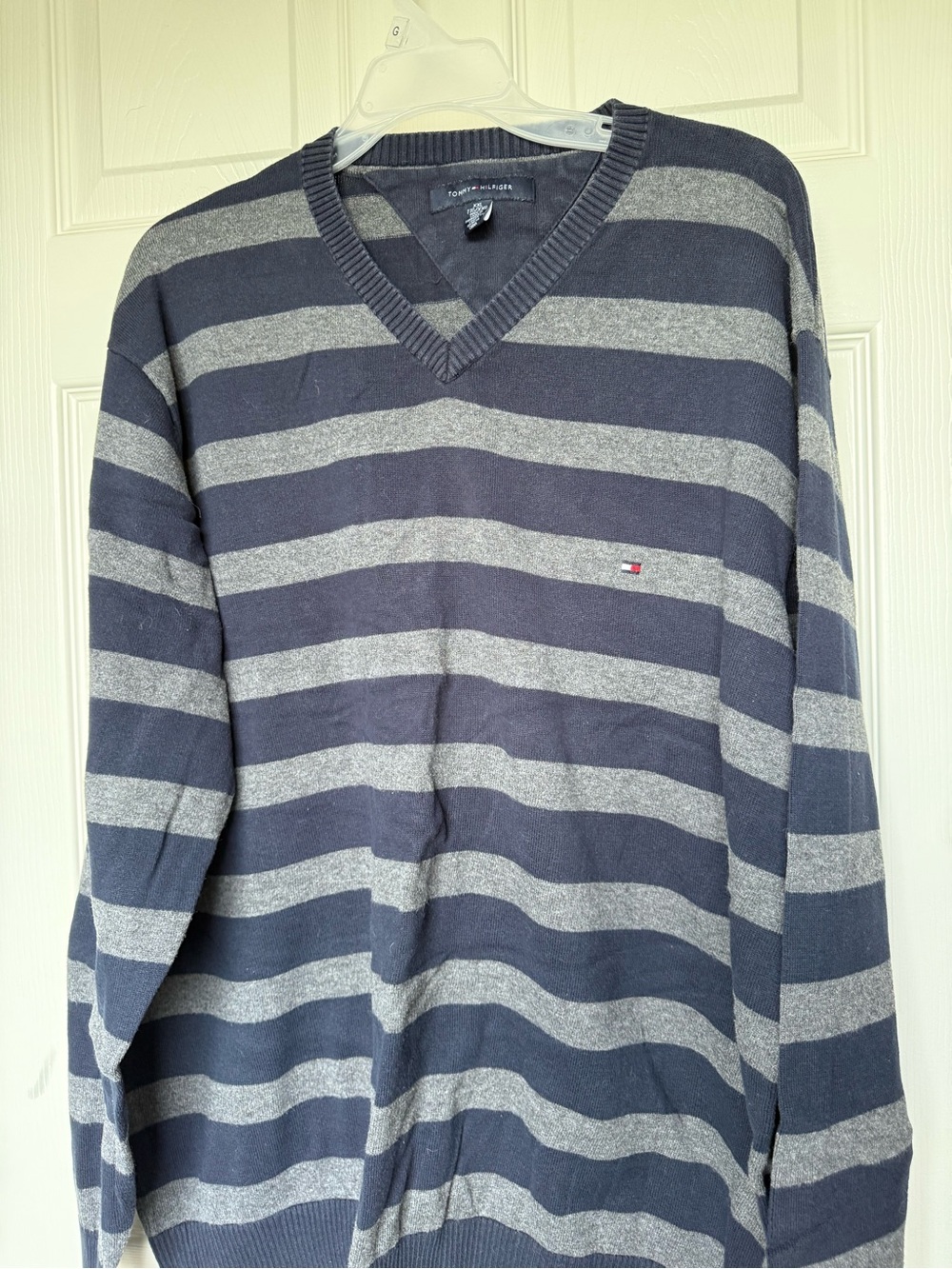Tommy Hilfiger Men’s Navy and Light Gray Striped V-Neck Sweater XXL